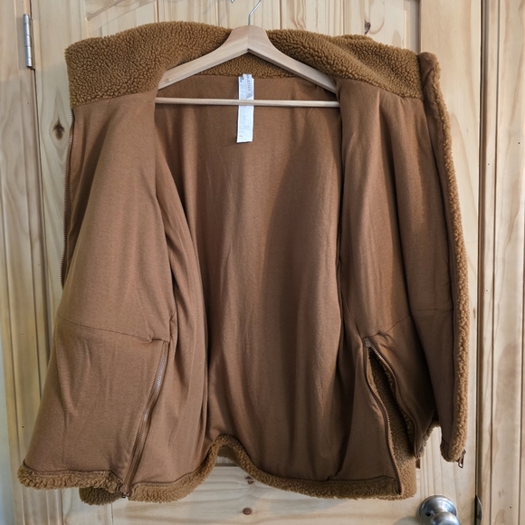 Fabletics Lotta Teddy Sherpa Hooded Jacket Side Zip - Picture 7 of 7